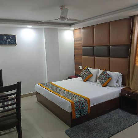 Hotel Clayton Near Igi Airport Delhi New Delhi Exterior photo