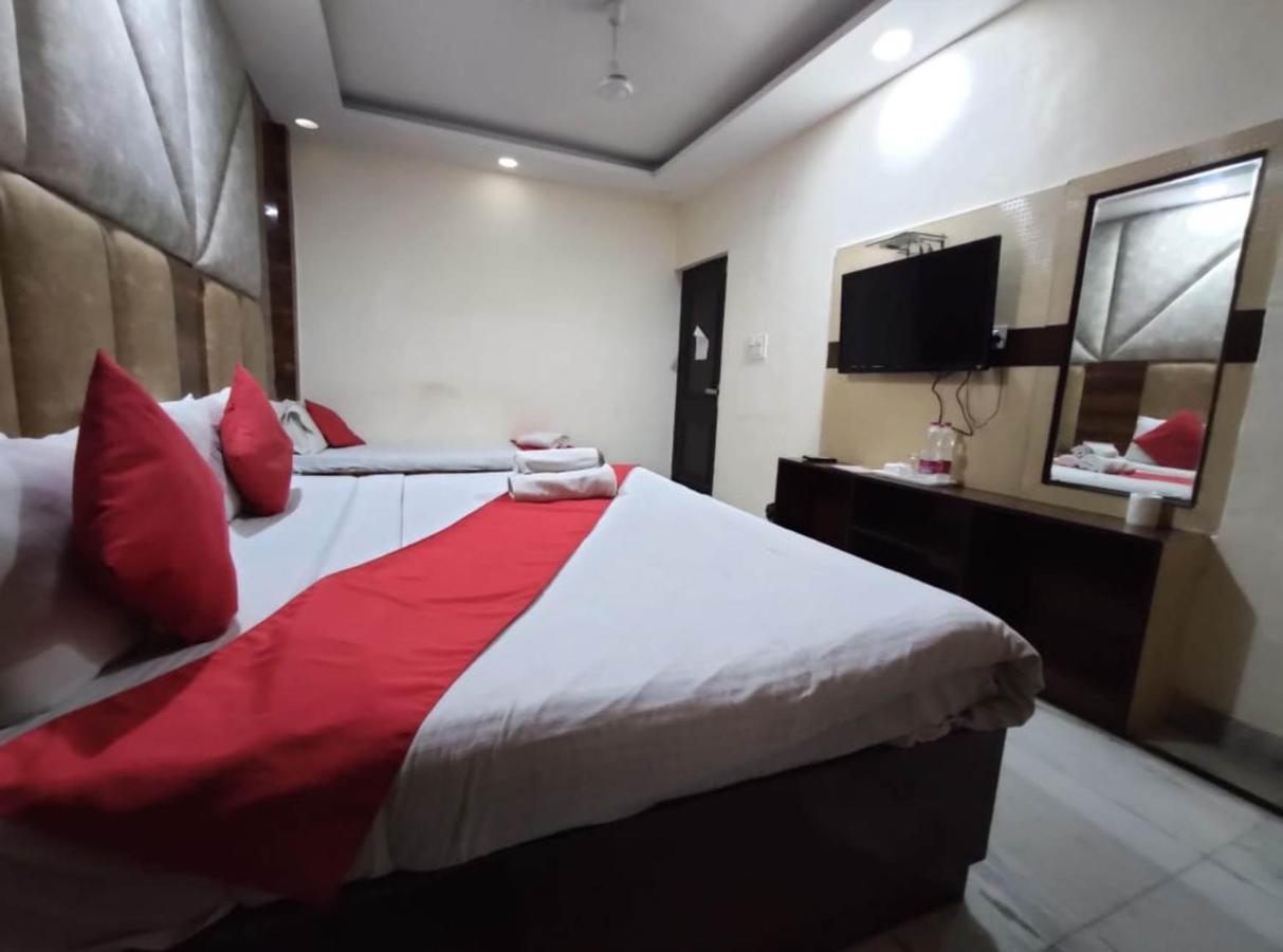 Hotel Clayton Near Igi Airport Delhi New Delhi Exterior photo