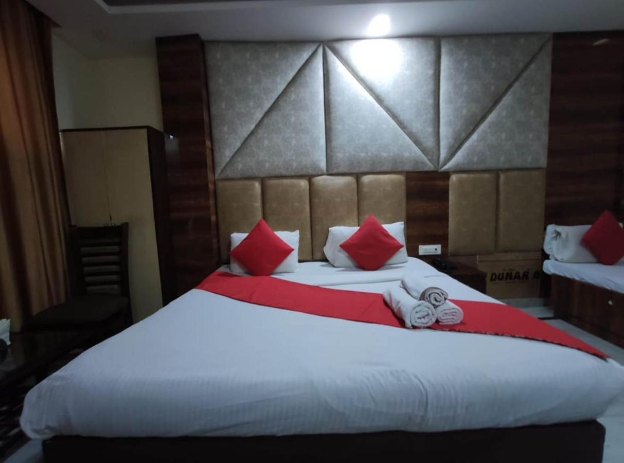 Hotel Clayton Near Igi Airport Delhi New Delhi Exterior photo