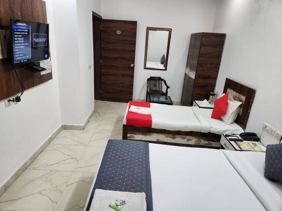 Hotel Clayton Near Igi Airport Delhi New Delhi Exterior photo