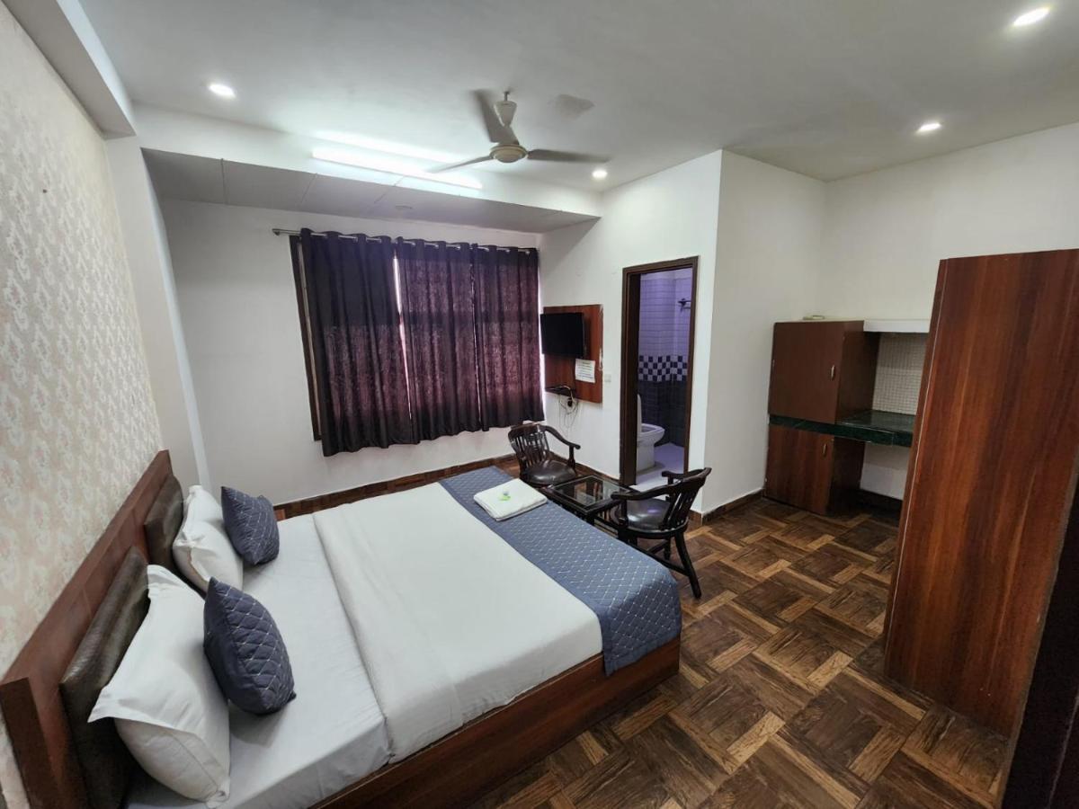 Hotel Clayton Near Igi Airport Delhi New Delhi Exterior photo