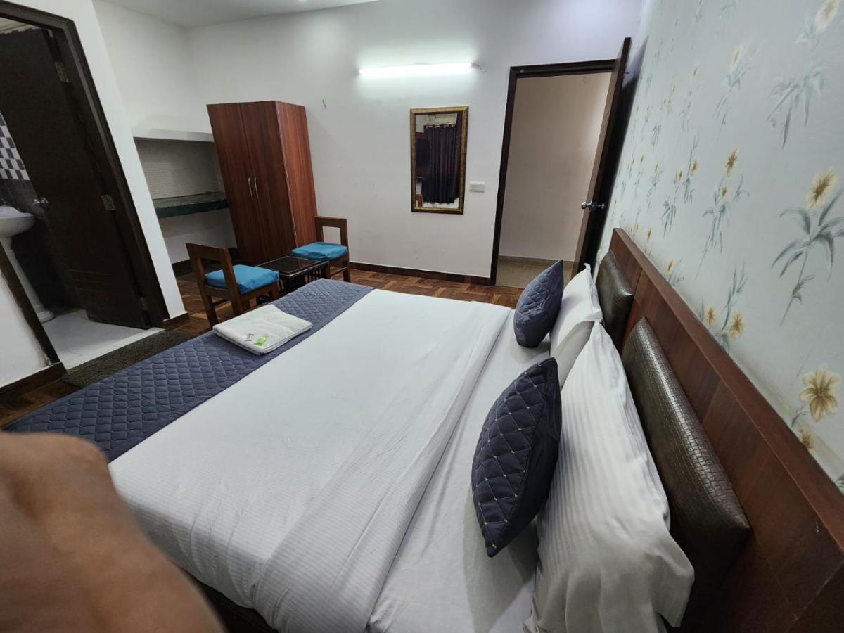 Hotel Clayton Near Igi Airport Delhi New Delhi Exterior photo