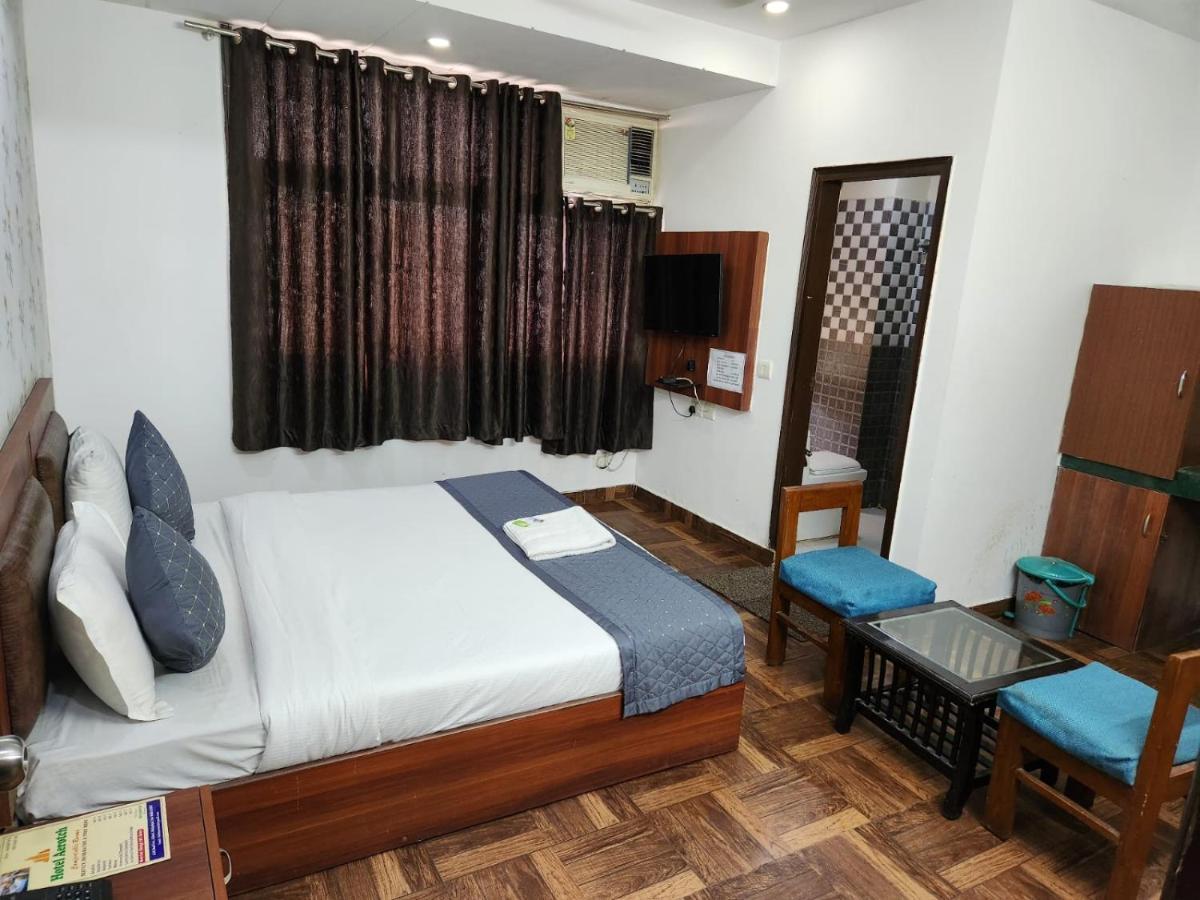 Hotel Clayton Near Igi Airport Delhi New Delhi Exterior photo