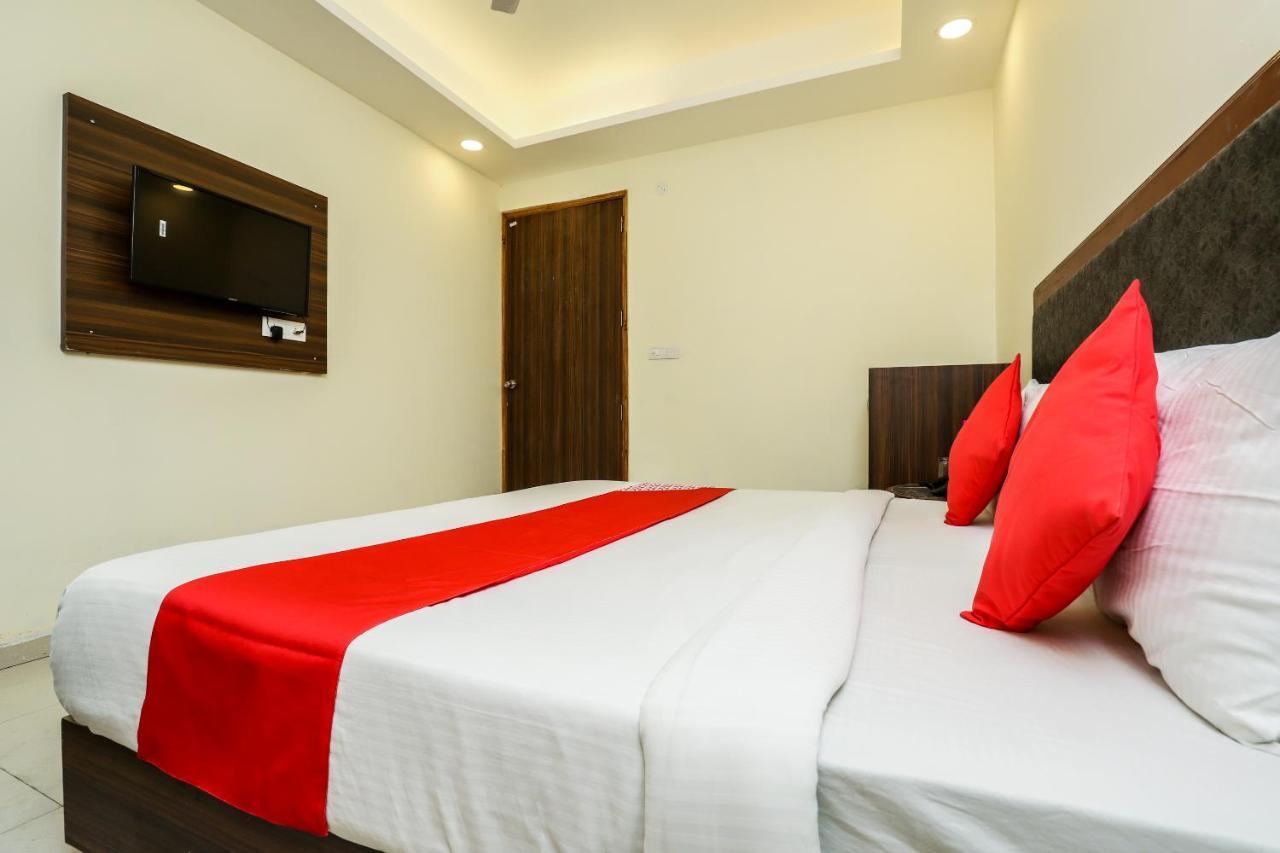 Hotel Clayton Near Igi Airport Delhi New Delhi Exterior photo