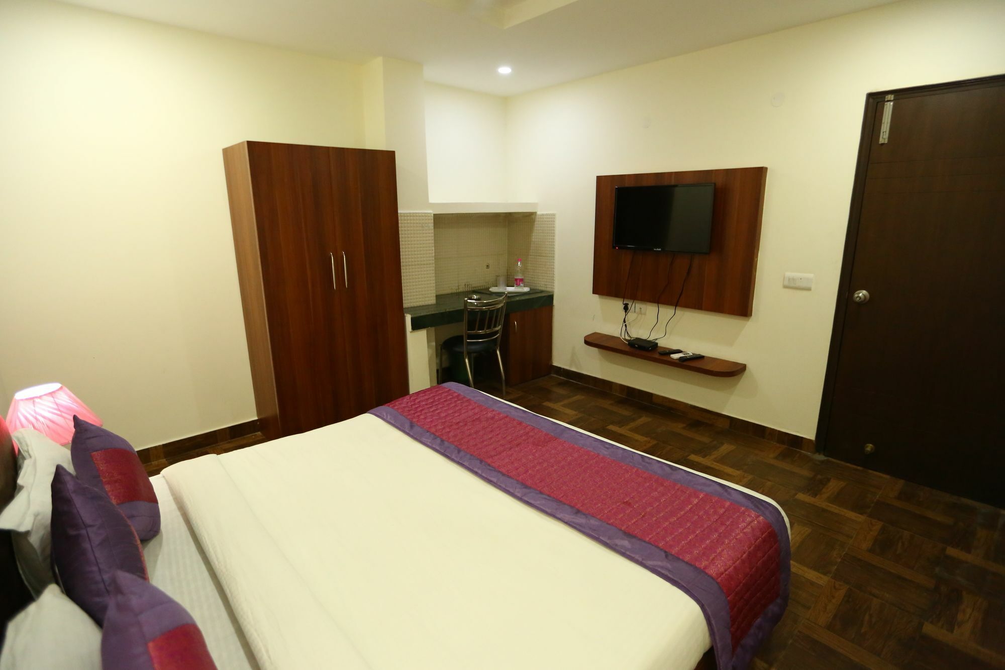 Hotel Clayton Near Igi Airport Delhi New Delhi Exterior photo
